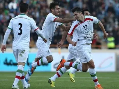 شاگردان کی‌روش صدرنشین شدند
