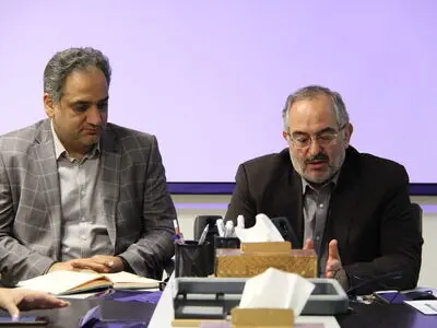 کارت اعتباری 5 میلیونی در تمام شعب بانک ملی صادر می‌شود/ برای خروج از رکود، عرضه کارت اعتباری ضرورت دارد