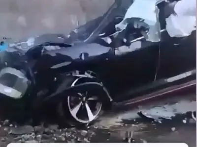 تصاویر تکان‌دهنده از له شدن و آتش‌سوزی خودروی MVM پس از سقوط سنگ در جاده چالوس