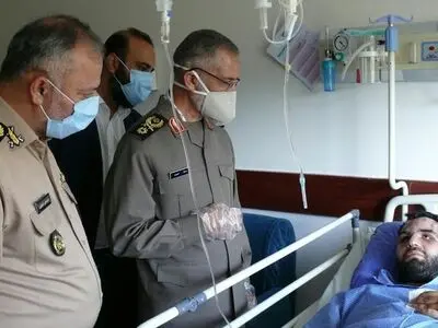 سردار شیرازی از مجروحان حادثه ناوچه کنارک عیادت کرد