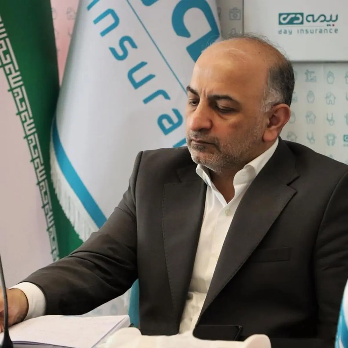 پیام مدیرعامل شرکت بیمه دی به مناسبت 27 اردیبهشت ماه روز ارتباطات و روابط عمومی