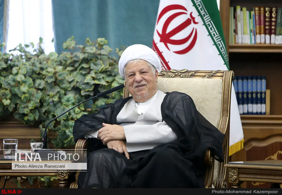 گلایه جوانان تحصیلکرده از بیکاری زیبنده نظام نیست