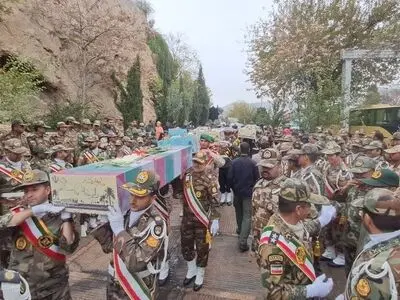 مراسم استقبال از ۱۲ شهید گمنام در شیراز برگزار شد