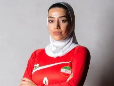 هندبال بانوان پیشرفت چشمگیری داشته است/ شدیدا طرفدار پرسپولیس و رونالدو هستم/ متاسفانه به ورزش بانوان اهمیت داده نمی‌شود
