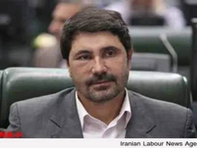 دفاع اصولگرایان از تخلفات احمدی‌نژاد فراموش نمی‌شود