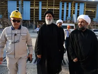 بازدید نماینده ولی‌فقیه در خوزستان از فجر انرژی خلیج فارس؛ تأکید بر حمایت مسئولان برای تأمین برق پایدار