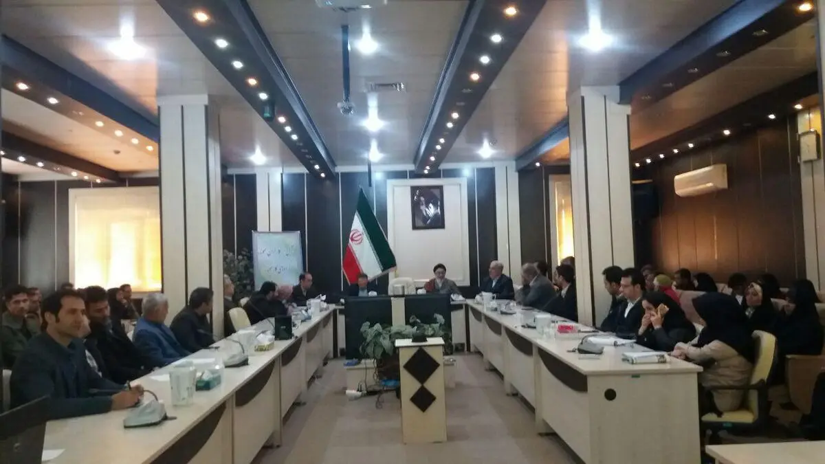 مسئولان صدای کارگران را بشنوند/ آمار تعدیل نیروی کار نگران کننده است