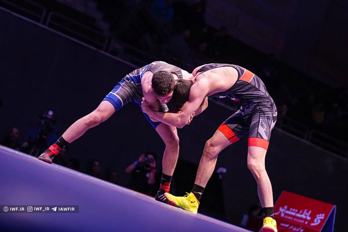 دور رفت لیگ برتر کشتی فرنگی؛  صدرنشینی استقلال قم
