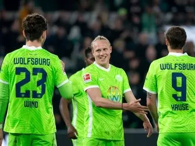 ویدئو: توپ به تیر نشست و گل نشد