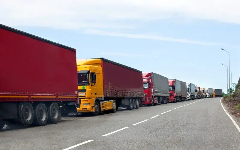 دلیل توقف طولانی‌ کامیون‌های ایرانی در مرز ترکیه
