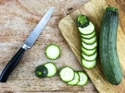 طرز تهیه چیپس کدو ؛ میان‌وعده‌ای سالم و جذاب برای کودکان