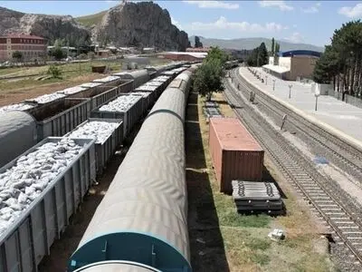 Afghanistan kicks off exports to Turkiye via Iran