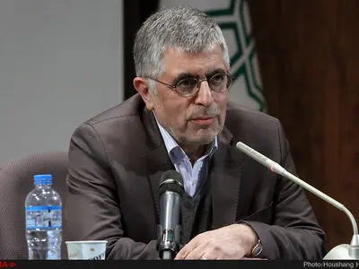 چطور می‌شود، این دولت را⁧ دولت مرعوب⁩ دانست اما قبول مسئولیت کرد؟