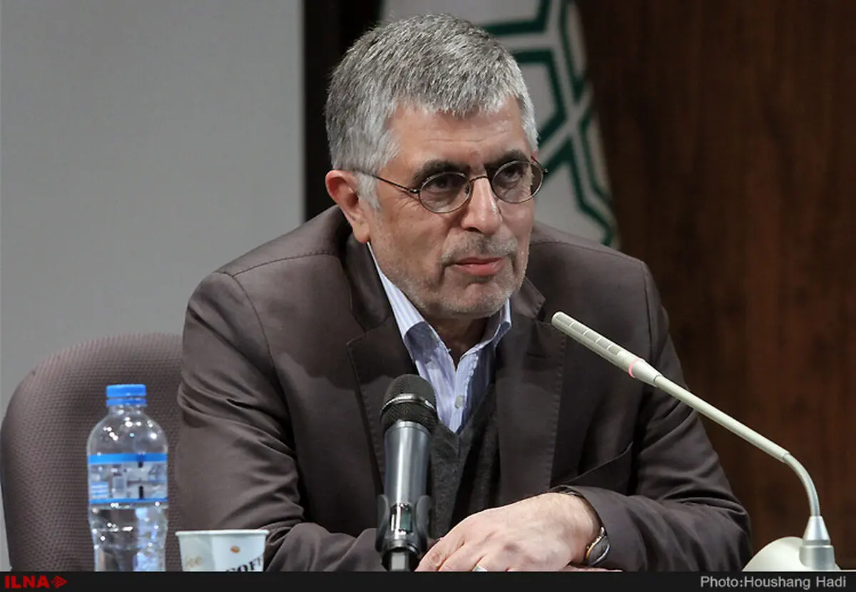 آقای حناچی صدها واگن معطل‌مانده مترو را وارد ناوگان کنند