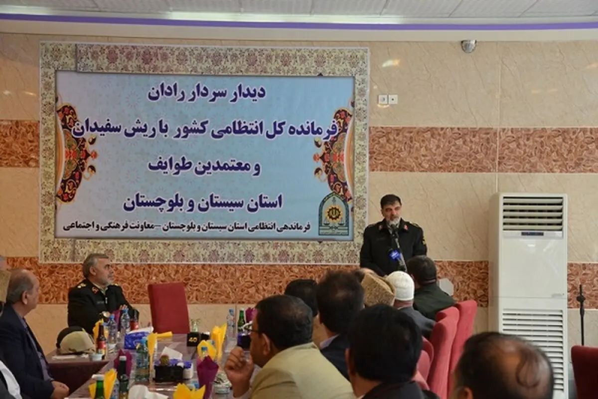 امنیت پایدار حاصل وحدت و همدلی بین آحاد مردم/ بزرگان طوایف در برابر تبلیغات استکبار، شفاف‌سازی کنند