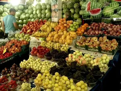 کاهش قیمت ۱۱ قلم میوه در میادین میوه و تره‌بار تهران
