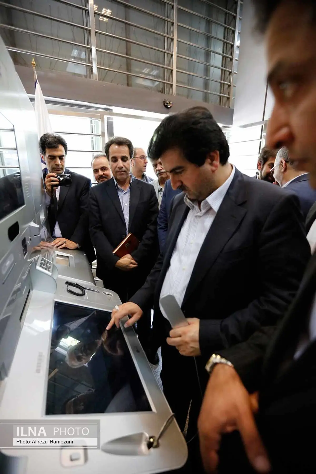  اولین دستگاه خودبانک رونمایی شد 