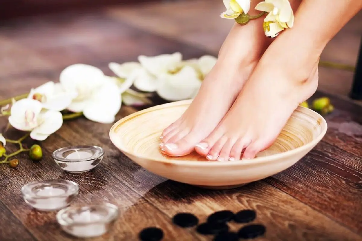 روشی ساده و ارزان برای خلاص شدن از ترک کف پا