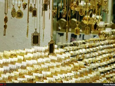 تعطیلی 50 واحد طلا فروشى در شیراز / واسطه‌ای شدن بازار طلا فروشى در آینده‌ نزدیک / انتخاب اجباری عروس و دامادها برای خرید نقره بجای سرویس طلا 