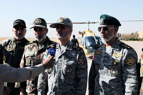 قائد الجيش الإيراني: نراقب عن كثب جميع تحركات العدو