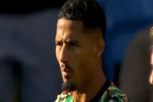 ویدئو: صخره ۲۵ ساله آرسنال؛ جادوی سالیبا در قلب دفاع