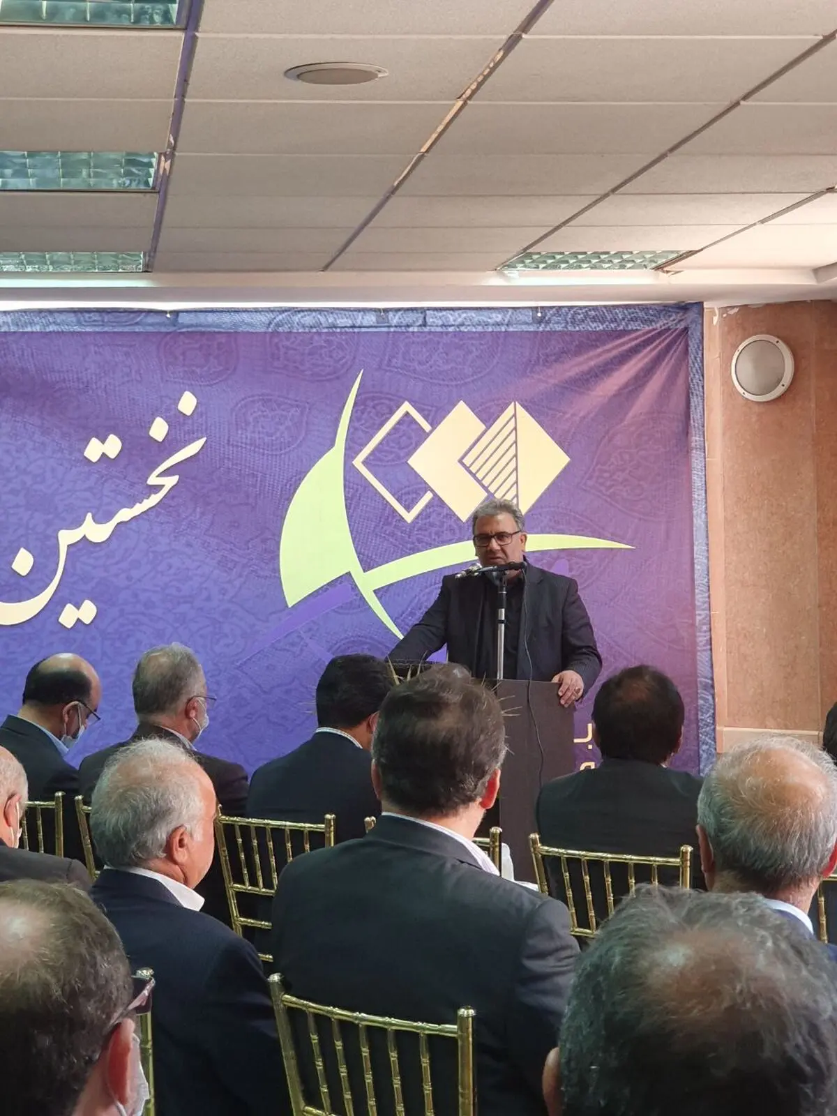 به دنبال کسب سهمیه از بازار ۲۳ میلیارد دلاری سنگ‌های قیمتی هستیم