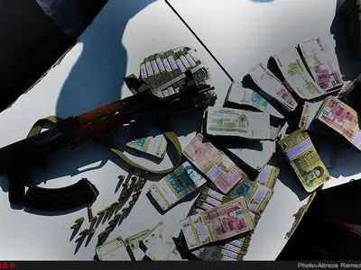 سرقت ارز از اتباع خارجی با جعل عنوان مامور دولت