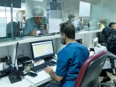 قطع خدمات‌رسانی برخی مراکز درمانی به بازنشستگان فرهنگی/ بازنشستگان برای بیمه تکمیلی هزینه می‌پردازند اما درمان رایگان ندارند