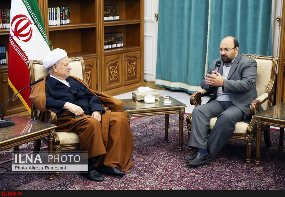 برخی دشمنان امام و رهبری به مراکز حساس نفوذ کرده‌اند