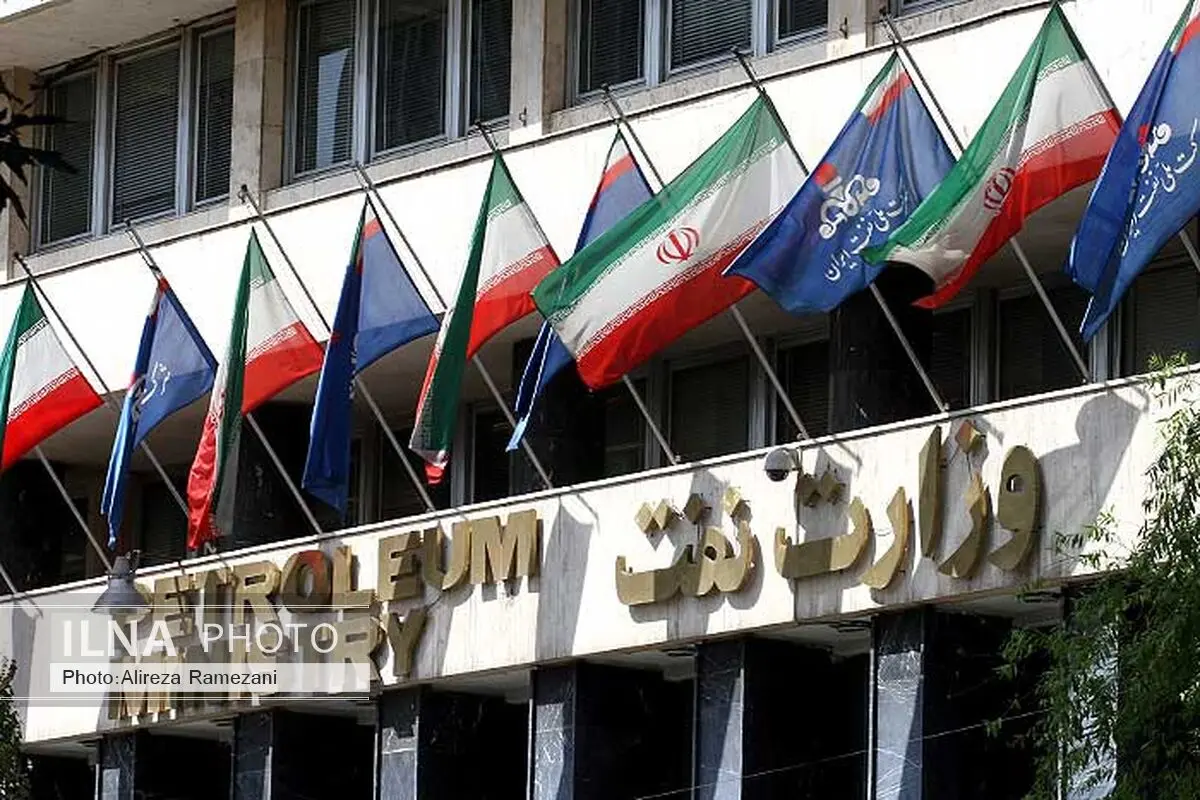 افزایش قیمت بنزین تکذیب شد
