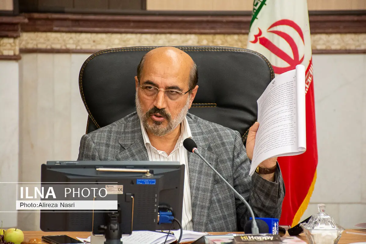 وزیر صمت نه به درد بازرگانی و نه به درد صنعت می‌خورد/ امسال نفهمیدم بودجه کی تنظیم و کی تصویب شد