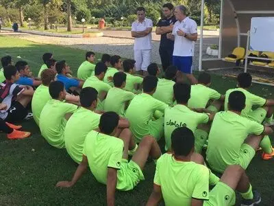 علیدوستی 26 بازیکن را به اردو دعوت کرد
