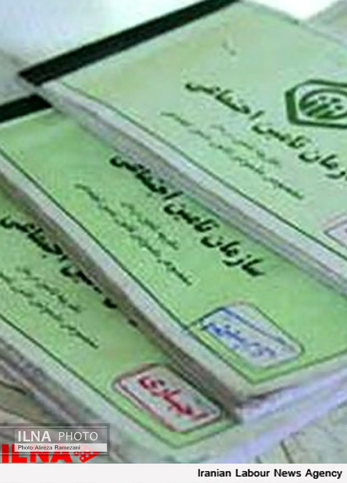 خودداری اداره تامین اجتماعی از تمدید دفترچه بیمه کارگران نیشکر هفت تپه