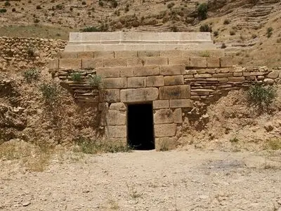 طاق شیرین و فرهاد در ایوان ایلام مرمت می‌شود