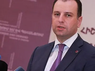 سفر سه روزه وزیر دفاع ارمنستان به روسیه 