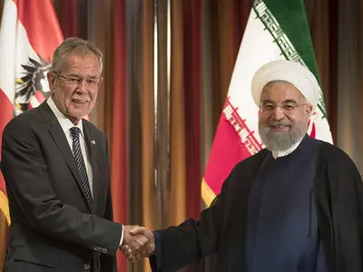 استقبال رسمی رییس‌جمهور اتریش از روحانی