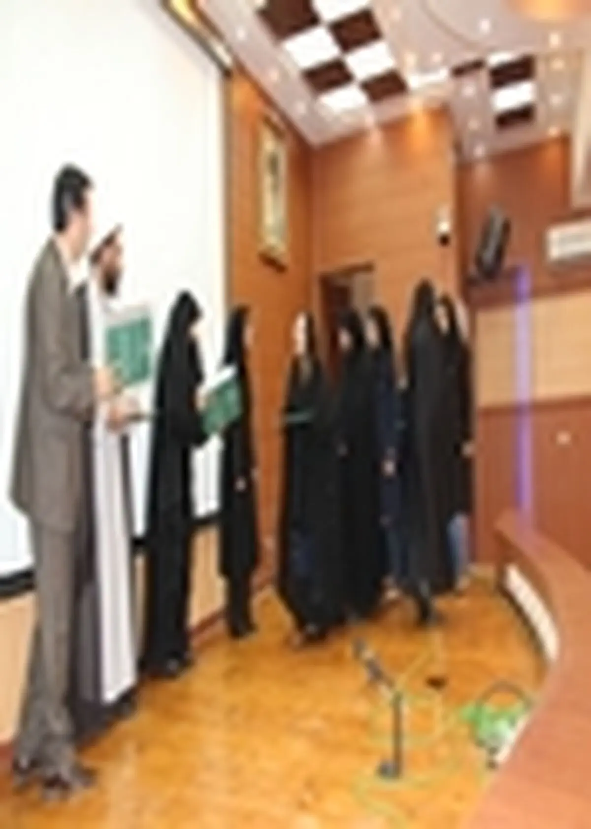 مراسم گرامیداشت روز زن در دانشگاه علوم پزشکی زنجان برگزار شد