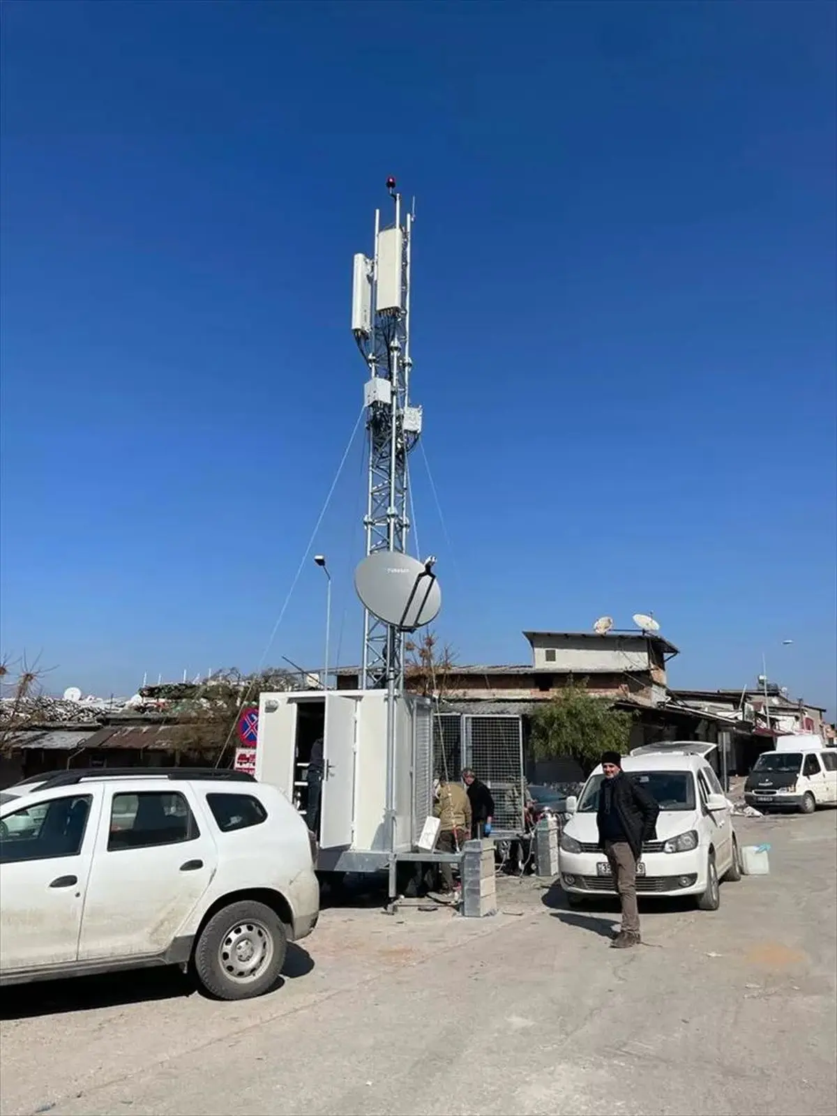 زیرساخت‌های ارتباطی مرز تمرچین برای تردد دو برابری زائران اربعین آماده شد/ارائه خدمات پستی و وای فای رایگان