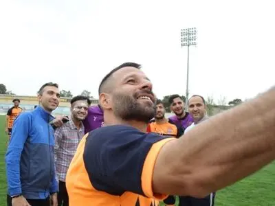 جشن تولد هوادار روشندل در تمرین نساجی 