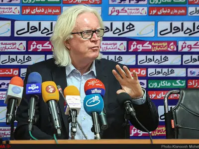 شفر: رحمتی باید با ویلچر به زمین می آمد /  پرسپولیس هیچ ایده ای نداشت