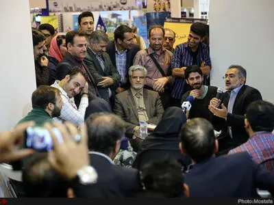 از صحبت‌های خبرساز شمخانی و نوبخت تا «ظریف‌کِشون» خبرنگاران/«حصر» از زبان دبیر شورای عالی امنیت ملی "تیتر" شد
