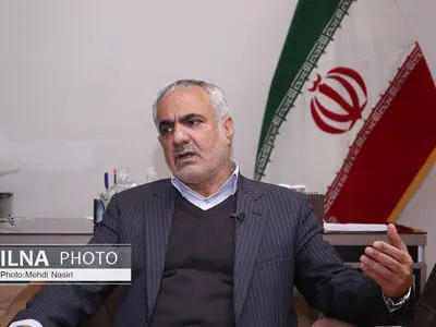 تعطیلی ۸۲ درصد واحدهای در تملک بانک‌ها و بیکاری ۹ هزار کارگر/ نباید اجازه تغییر کاربری زمین واحدهای واگذار شده را می‌دادیم/ ۶۲ هزار نفر بیمه بیکاری نگرفتند 