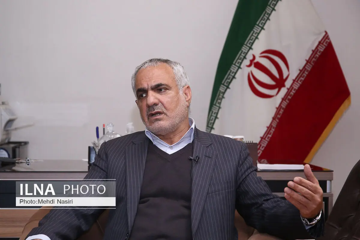 تعطیلی ۸۲ درصد واحدهای در تملک بانک‌ها و بیکاری ۹ هزار کارگر/ نباید اجازه تغییر کاربری زمین واحدهای واگذار شده را می‌دادیم/ ۶۲ هزار نفر بیمه بیکاری نگرفتند 
