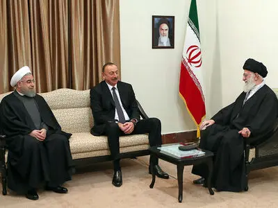 الإمام الخامنئی: الکیان الصهیونی یسعى حثیثاً لإضعاف علاقات الأخوة بین إیران وأذربیجان