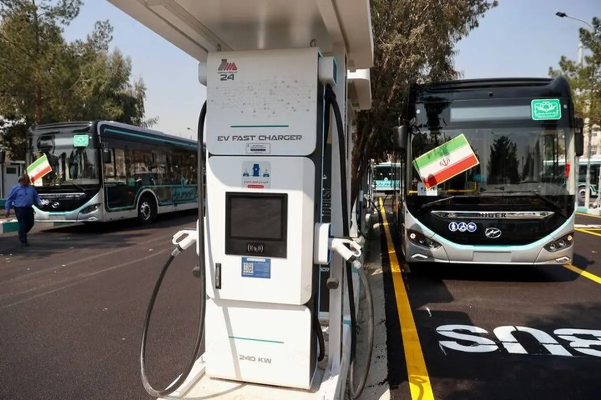 نصب ایستگاه‌های شارژ اضطراری تلفن همراه و خودرو در تهران