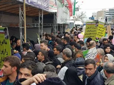 توزیع ۴۰۰ کیلو کیک در جمع  راهپیمایان