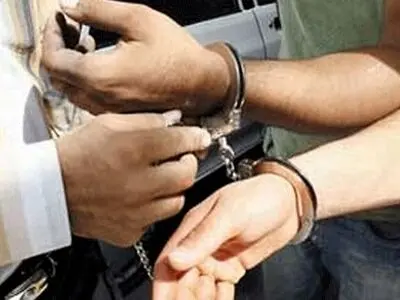 دستگیری سارق حرفه‌ای لوازم داخلی خودرو در خانی‌آباد