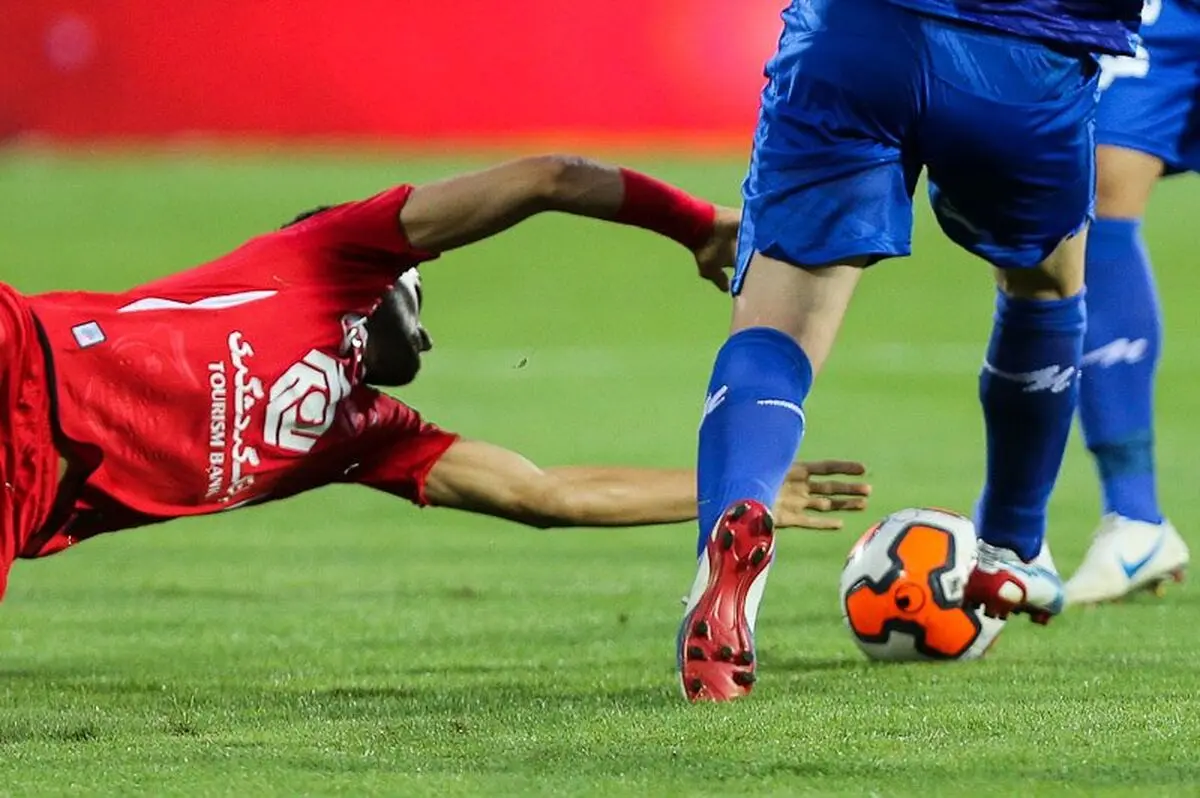 دو باشگاه استقلال و پرسپولیس ۳۸۰ میلیارد تومان بدهی دارند/ فقط 10 درصد سرخابی‌ها خصوصی می‌شوند!