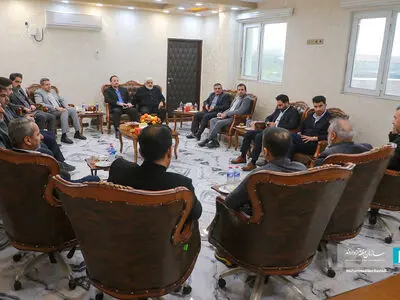 نشست هم‌اندیشی صنعتگران و فعالان اقتصادی آبادان با مدیرعامل سازمان منطقه آزاد اروند
