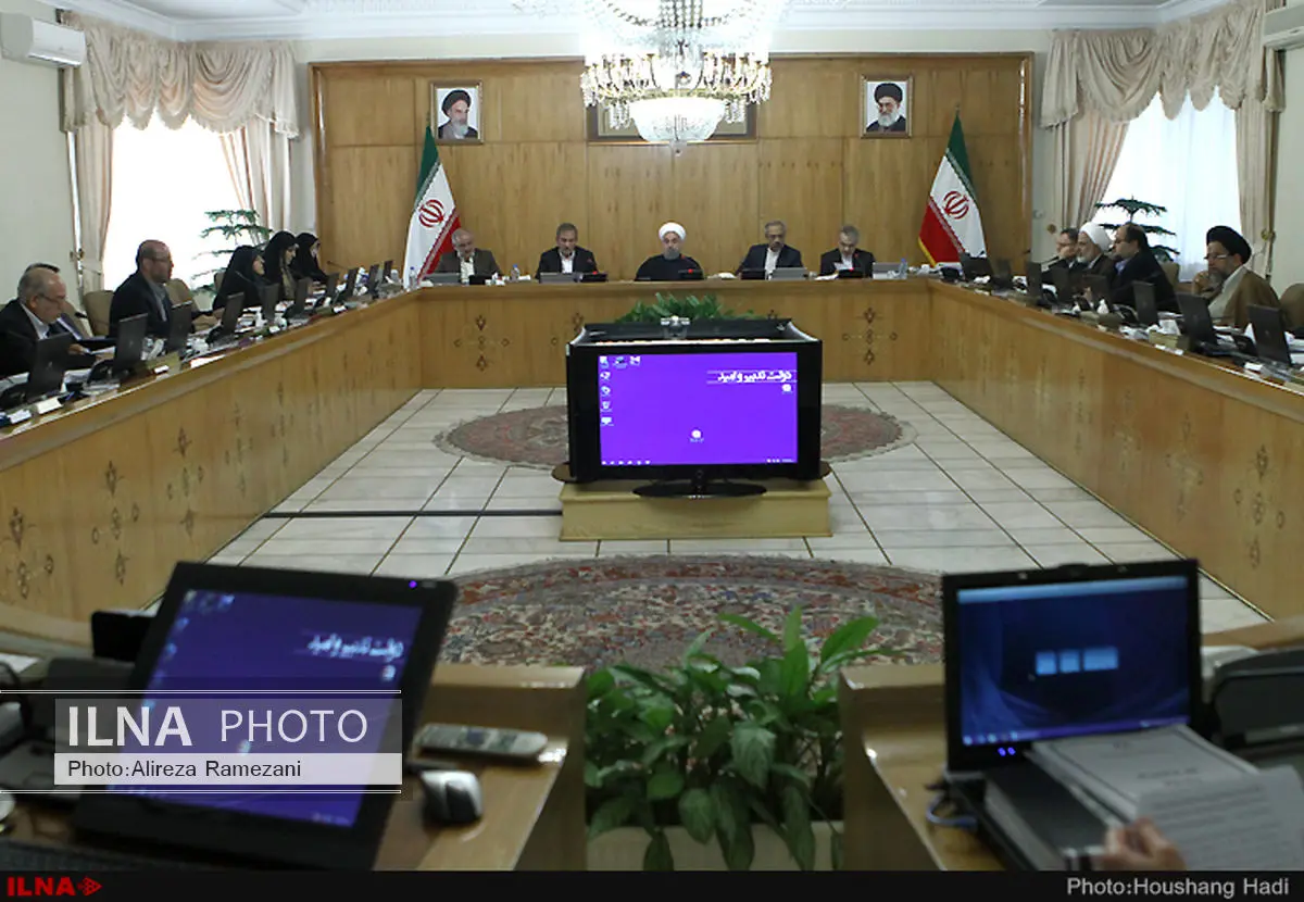 عیدی کارمندان دولت 6 میلیون و 880 هزار ریال تعیین شد